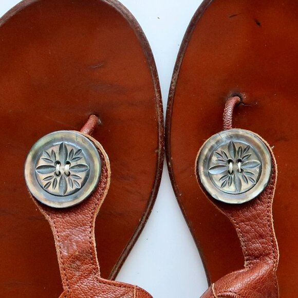 Isabella Fiore Brown Italian Leather Thong Sandals Flat Summer Shoes Size 8.5 - Picture 5 of 15